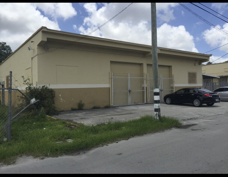 4310 NW 35th Ct, Miami, FL for rent - Building Photo - Image 2 of 7