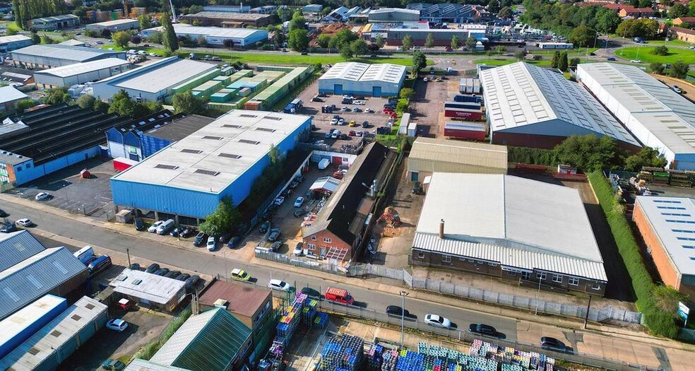 Gladstone Rd, Northampton to rent - Building Photo - Image 3 of 6