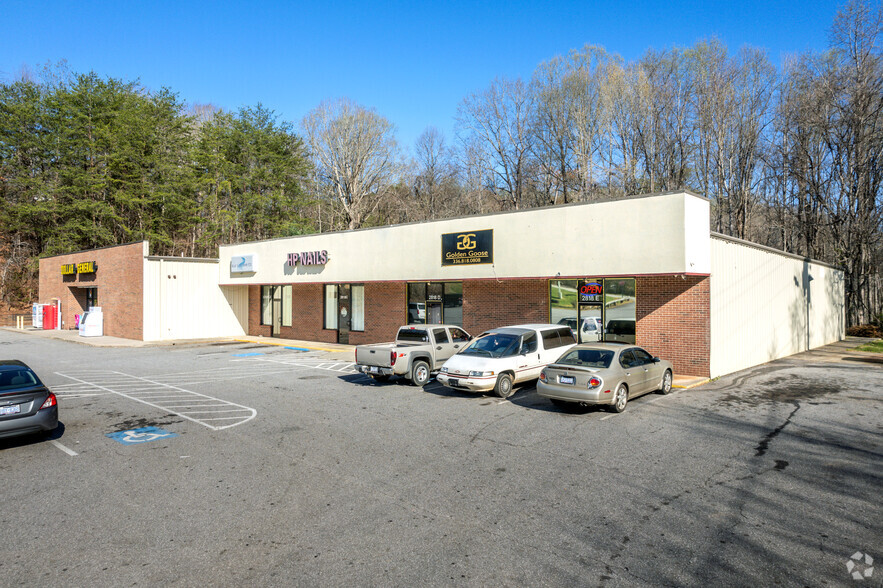 2818 W US 421 Hwy, Wilkesboro, NC for rent - Building Photo - Image 3 of 20