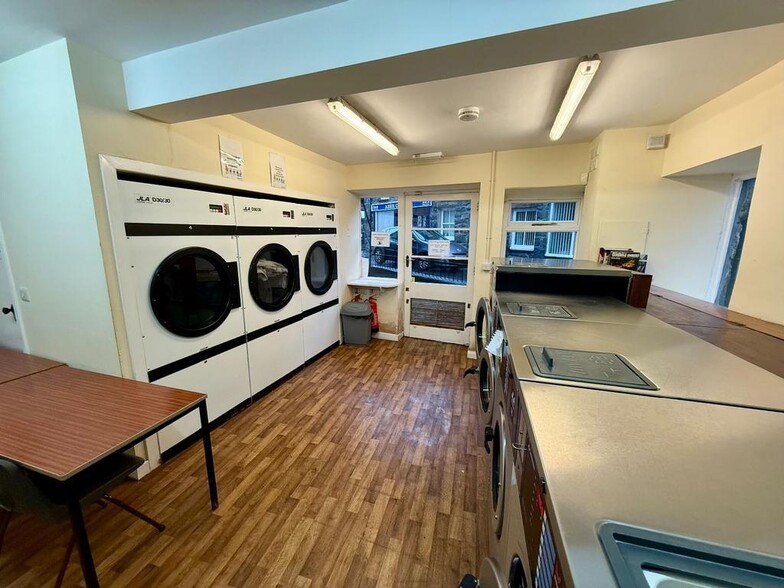 3 Waterloo St, Dolgellau for sale - Building Photo - Image 3 of 7