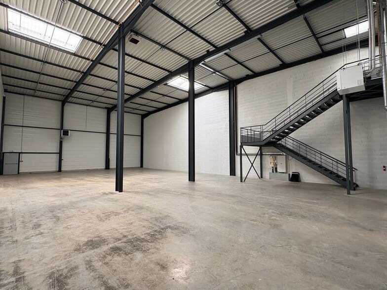 Chemin De Savoyan, Heyrieux to rent - Building Photo - Image 2 of 15