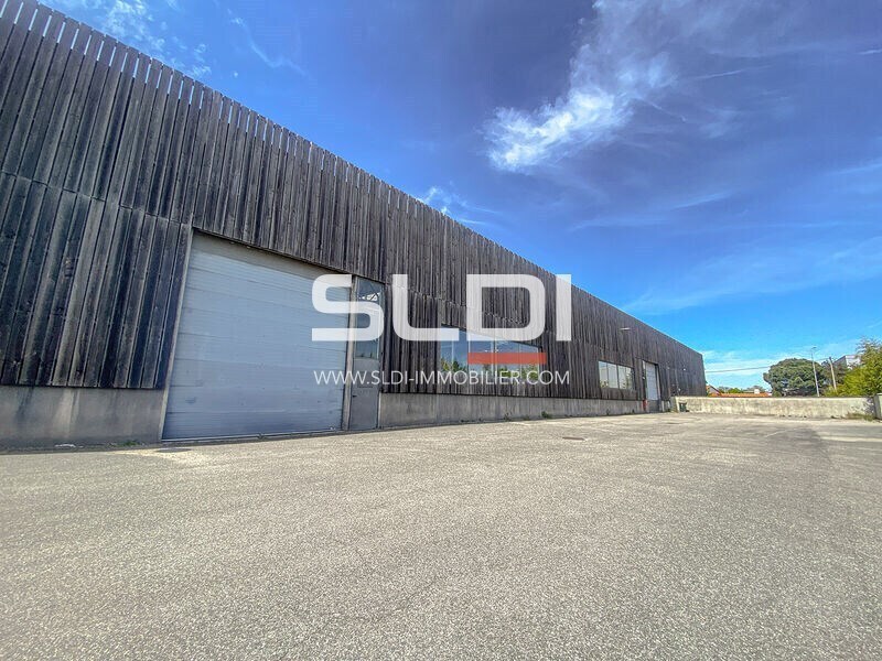 Light Industrial in Saint-Priest to rent Building Photo- Image 1 of 6