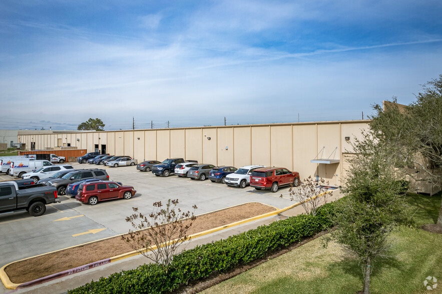 10101 Stafford Centre Dr, Stafford, TX for sale - Primary Photo - Image 1 of 1