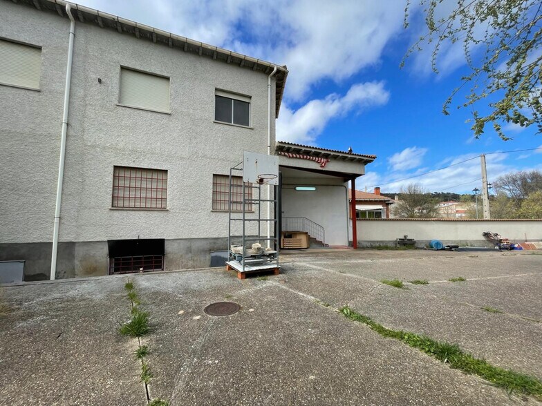 Avenida Juventud, 9, Muñogalindo, Ávila for sale - Building Photo - Image 2 of 14