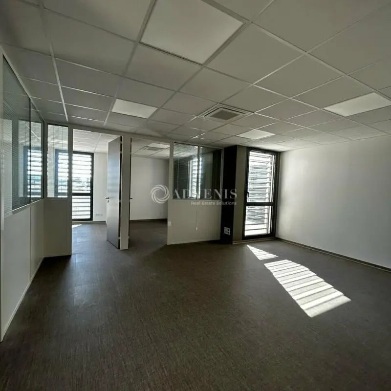 Location Bureaux 15 m² - Photo 1