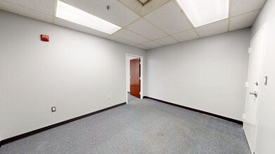 7777 Leesburg Pike, Falls Church, VA to rent Interior Photo- Image 2 of 4