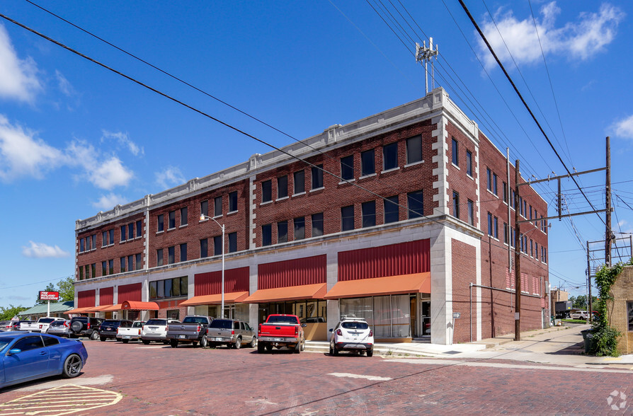 115-121 W 6th Ave, Bristow, OK for sale - Primary Photo - Image 1 of 1