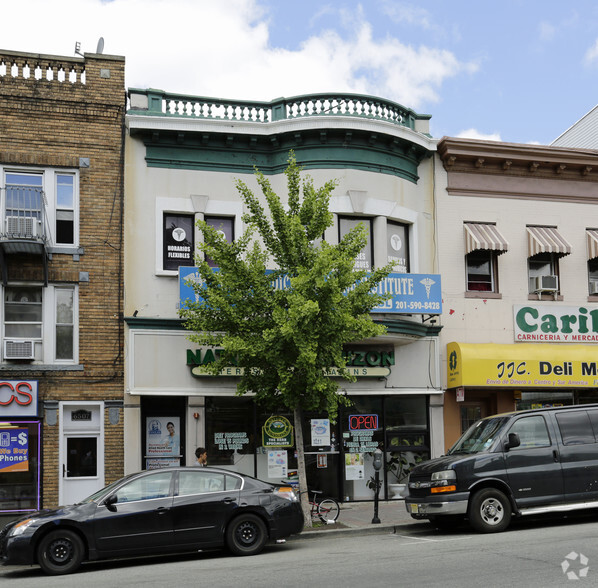 6509 Bergenline Ave, West New York, NJ for sale - Building Photo - Image 2 of 7