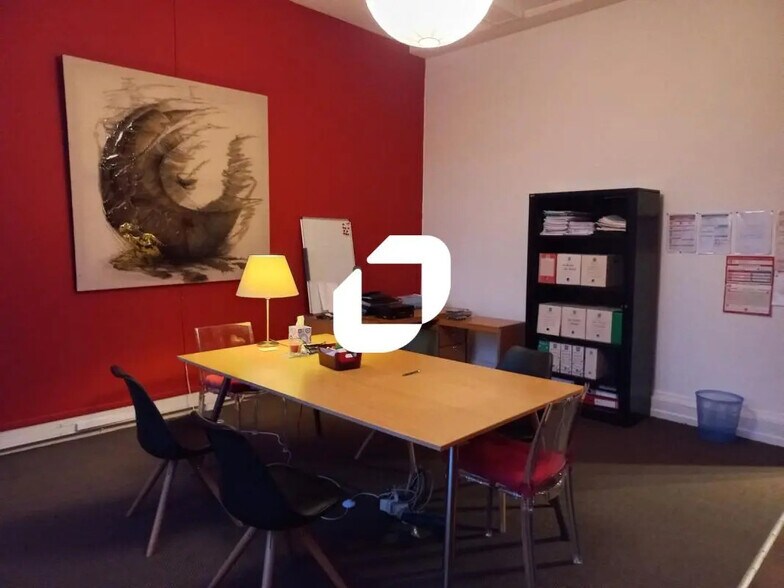 Office in Roubaix to rent - Building Photo - Image 2 of 5