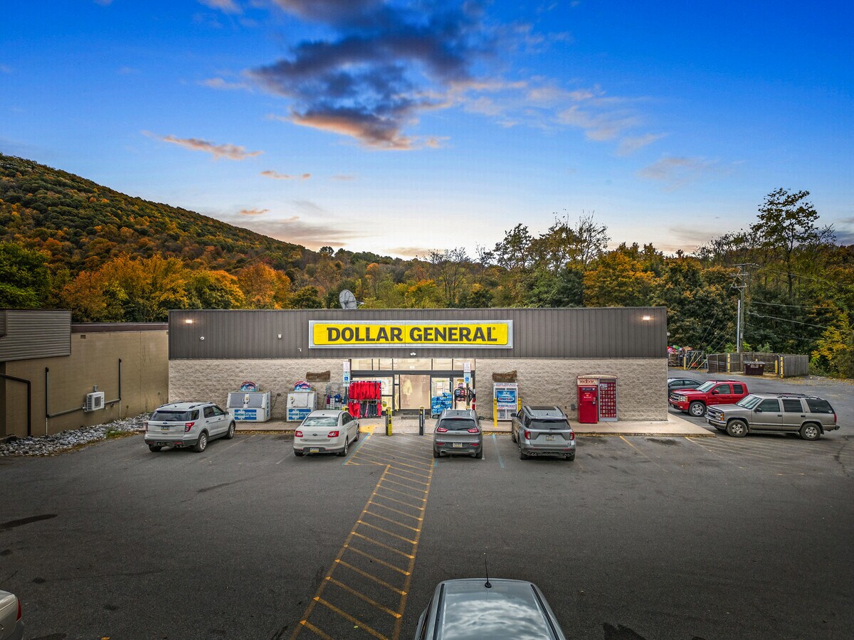 711 Main St, Saxton 16678 Dollar General UK