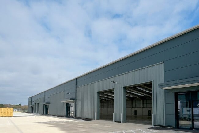More details for Beacon Hill Rd, Fleet - Industrial to Rent