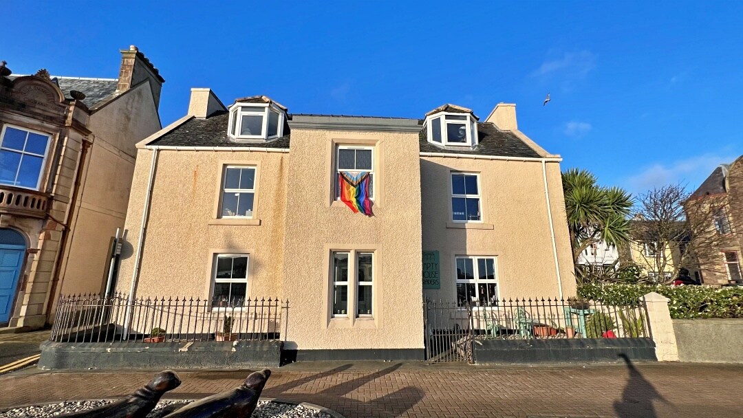 16 South Beach, Isle Of Lewia to rent Primary Photo- Image 1 of 2
