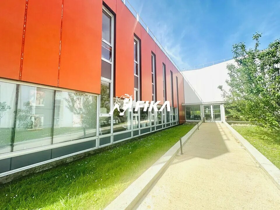 Office in Canéjan to rent Building Photo- Image 1 of 11