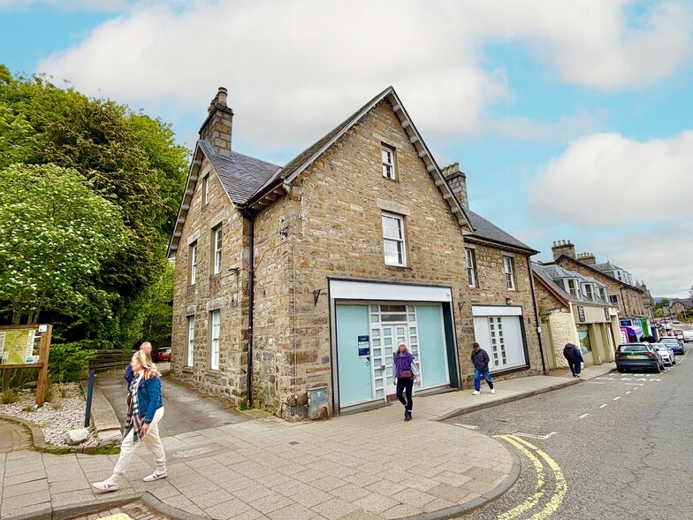 76 Atholl Road, Pitlochry to rent - Primary Photo - Image 1 of 2