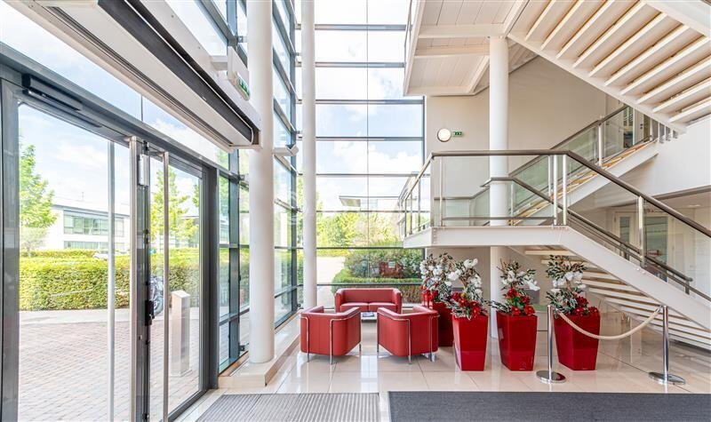 Office in Serris to rent Lobby- Image 1 of 7
