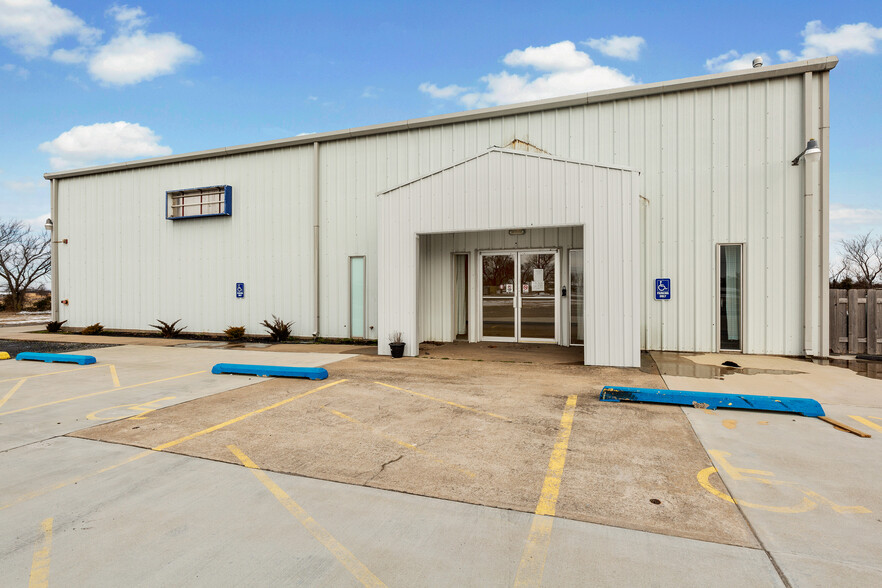 26243 State Highway 51, Wagoner, OK for sale - Primary Photo - Image 1 of 64