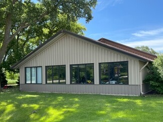 More details for 905 Pyott Rd, Crystal Lake, IL - Retail for Rent