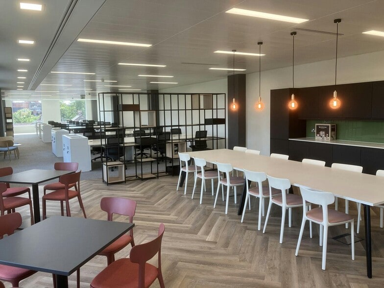 20 Kingston Rd, Staines to rent - Interior Photo - Image 3 of 23