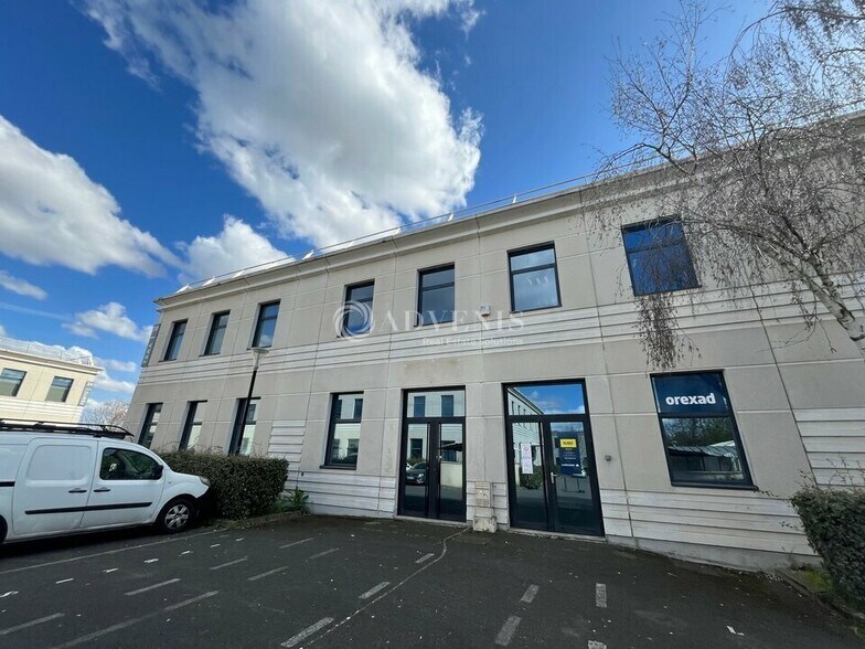 Office in Créteil to rent - Building Photo - Image 3 of 4