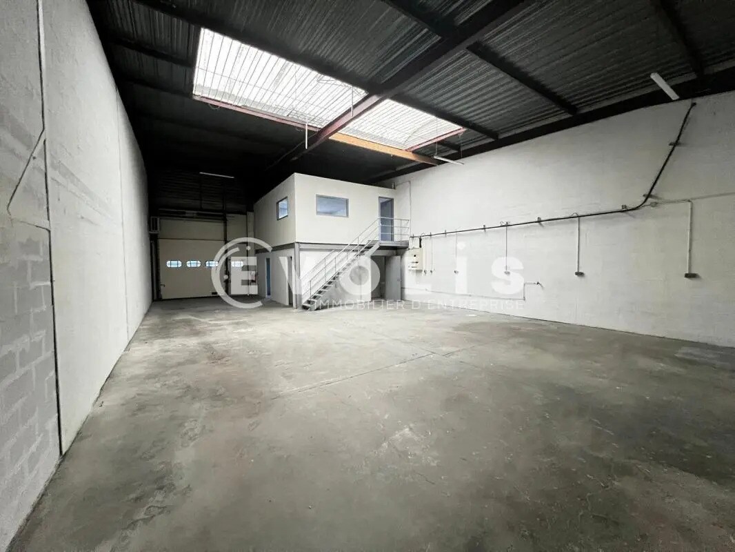Light Industrial in Lisses to rent Building Photo- Image 1 of 8
