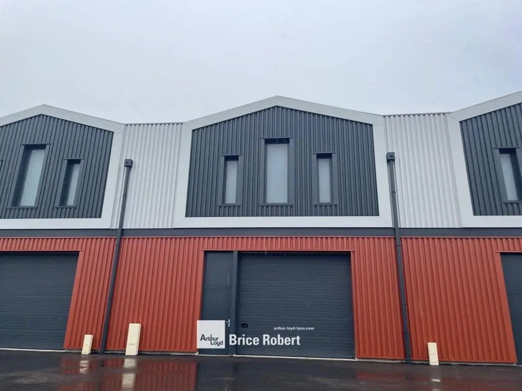 Light Industrial in Pont-de-Chéruy for sale Building Photo- Image 1 of 5