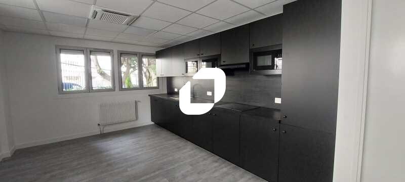 Office in Paris for sale - Building Photo - Image 2 of 7