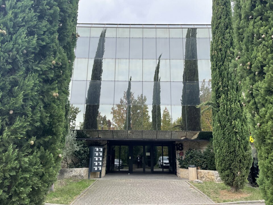 Office in Saint-Didier-au-Mont-d'Or to rent Building Photo- Image 1 of 13