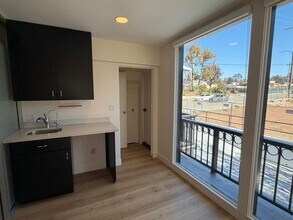 984 Monument St, Pacific Palisades, CA to rent Interior Photo- Image 2 of 11