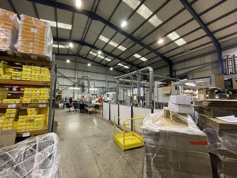 Emerald Way, Stone to rent - Interior Photo - Image 3 of 20