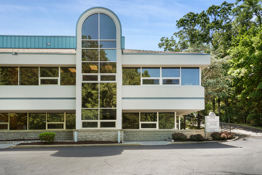 449 N State Rd, Briarcliff Manor, NY for rent - Building Photo - Image 2 of 8