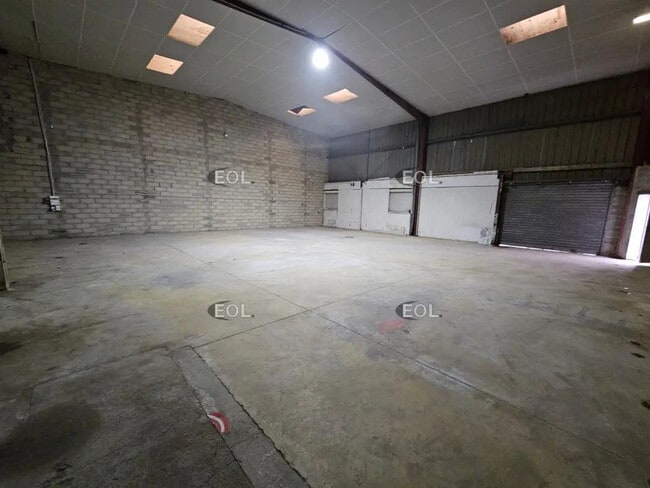 Location Local d'activités 290 m² à 580 m²