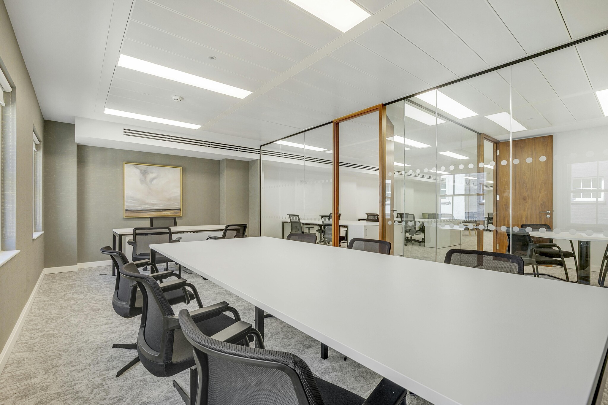 32 Dover St, London to rent Interior Photo- Image 1 of 25