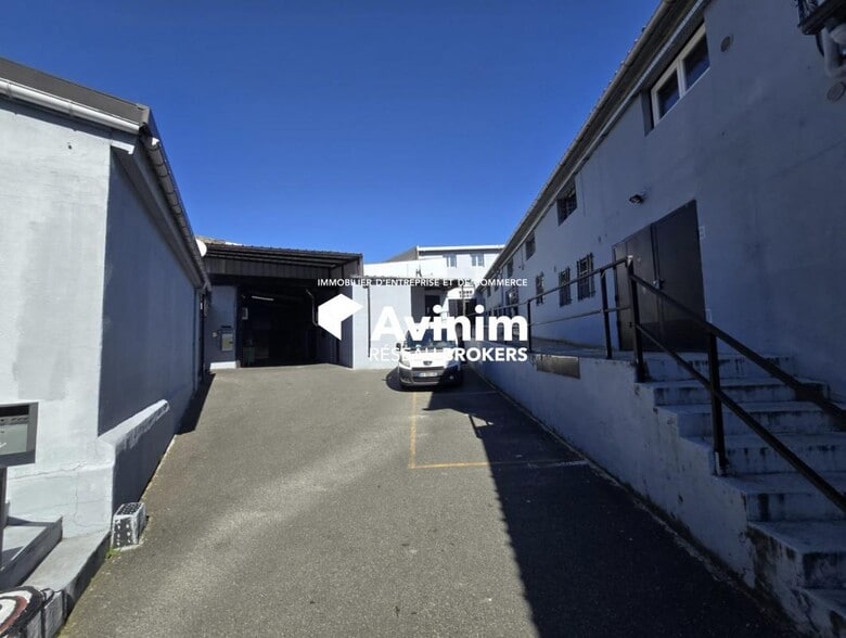 Industrial in Montreuil for sale - Building Photo - Image 1 of 4