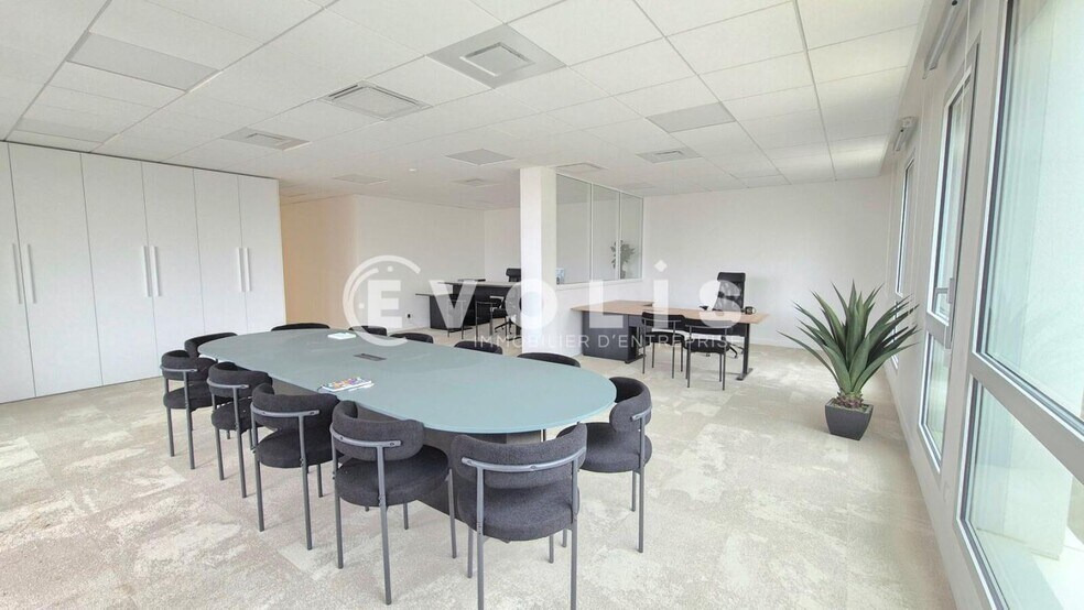 Office in Serris to rent - Interior Photo - Image 2 of 22