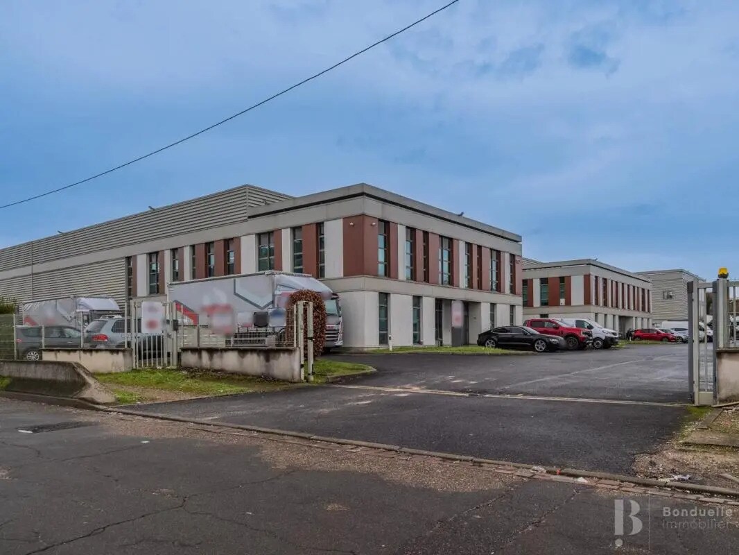 Industrial in Le Blanc-Mesnil to rent Building Photo- Image 1 of 8