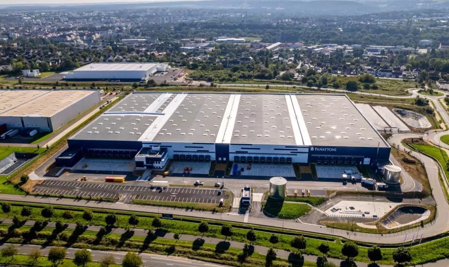 Industrial in Villenoy to rent - Aerial - Image 2 of 6