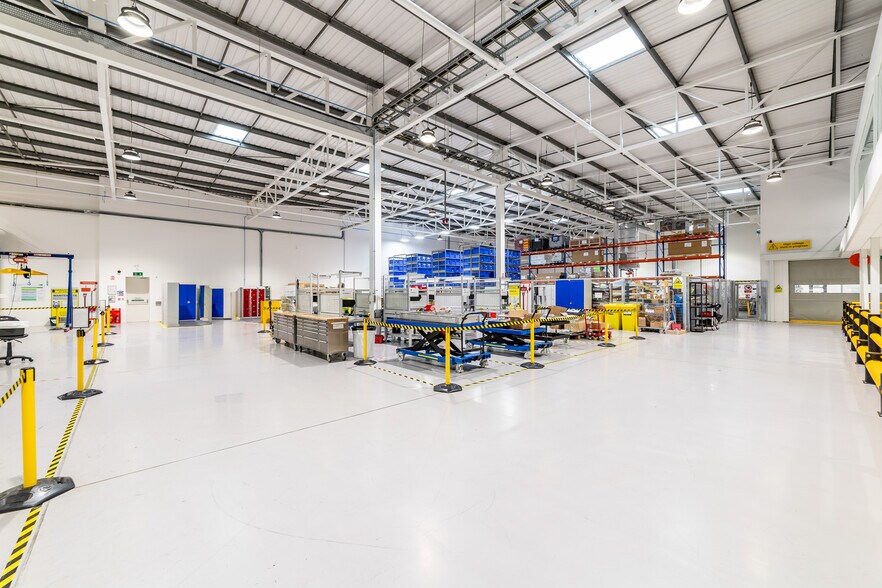 3 Precedent Dr, Milton Keynes to rent - Building Photo - Image 2 of 10