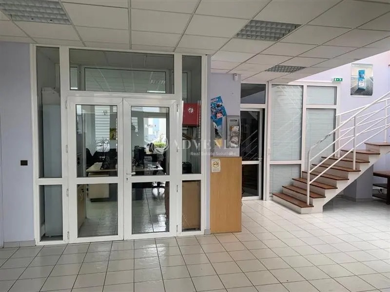 Vente Bureaux 601 m² - Photo 1