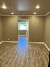 10205 Riverside Dr, Toluca Lake, CA to rent Interior Photo- Image 1 of 4