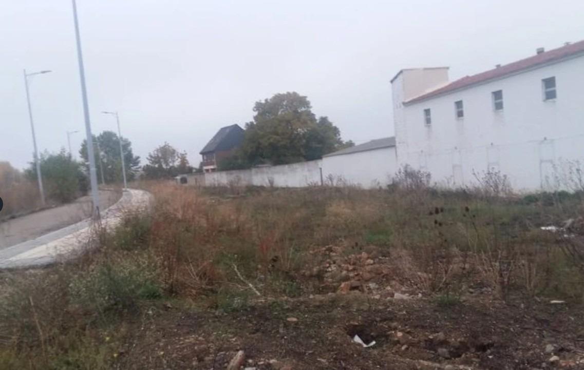 Land in León, León to rent Building Photo- Image 1 of 5