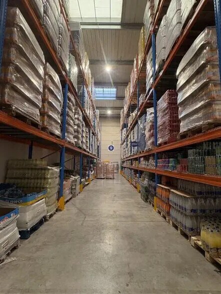 Light Industrial in Gennevilliers to rent - Interior Photo - Image 3 of 16