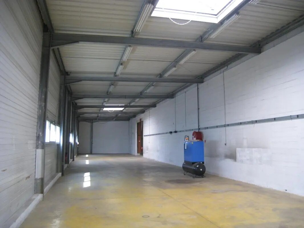 Industrial in Aubagne to rent Building Photo- Image 1 of 6