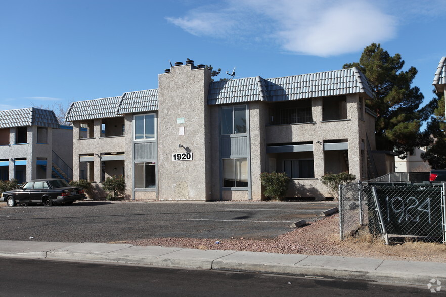 1920 Lirio Way, Las Vegas, NV for sale - Primary Photo - Image 1 of 2