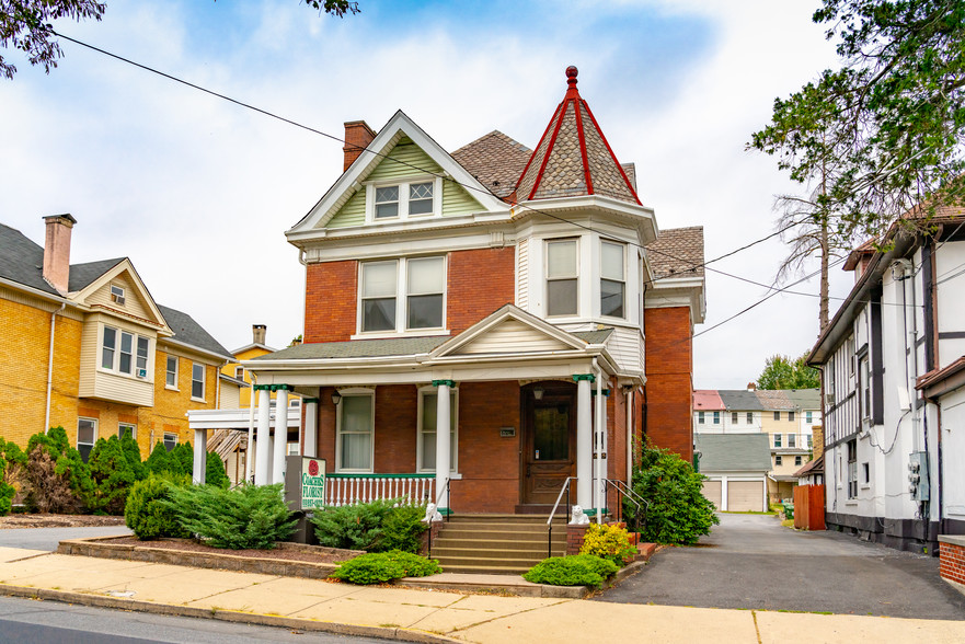 835 Broadway, Fountain Hill, PA for sale - Building Photo - Image 1 of 1