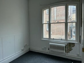 Bank Pl, Nottingham to rent Interior Photo- Image 2 of 4