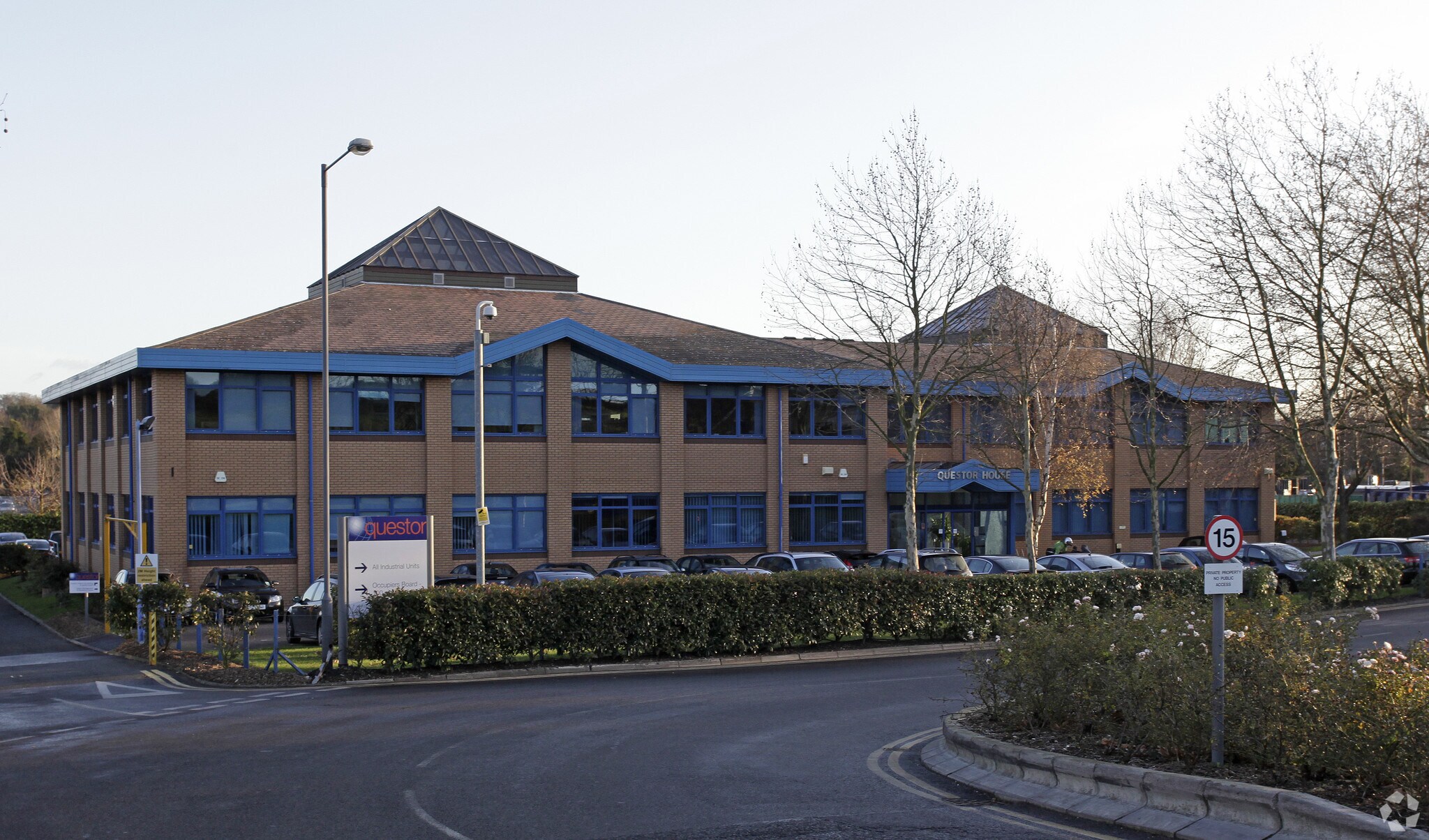 191 Hawley Rd, Dartford to rent Primary Photo- Image 1 of 6