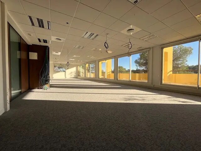 Office in Valbonne to rent - Interior Photo - Image 2 of 5