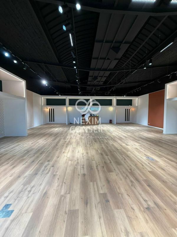 Light Industrial in Drancy to rent Interior Photo- Image 1 of 4