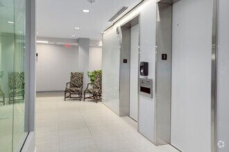 8609 Westwood Center Dr, Vienna, VA to rent Interior Photo- Image 1 of 13