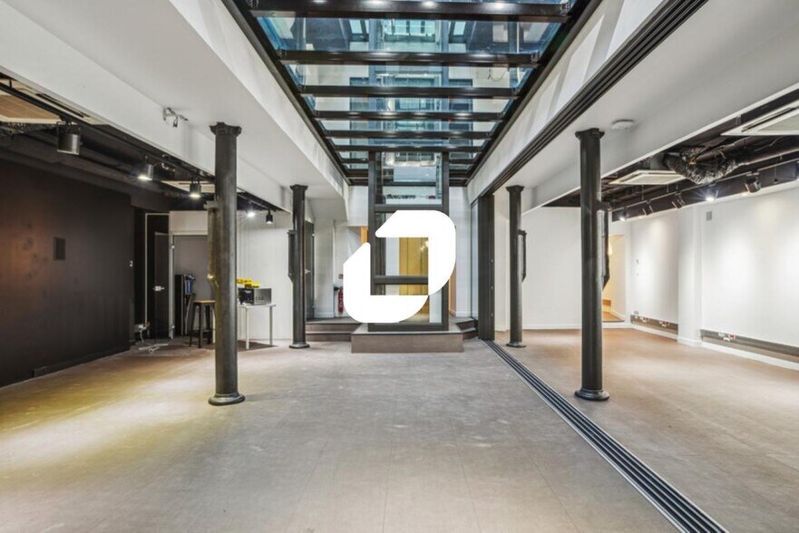 Office in Paris for sale - Building Photo - Image 2 of 14